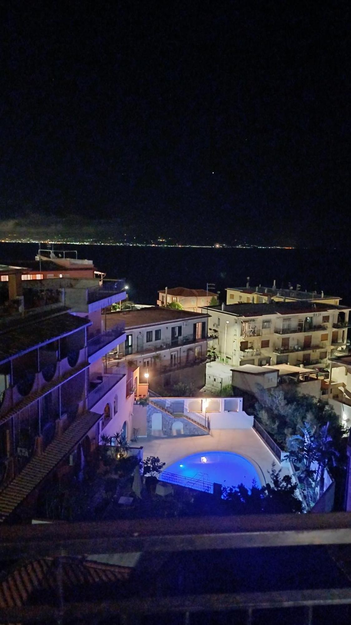 Il Melograno Apartment タオルミーナ エクステリア 写真